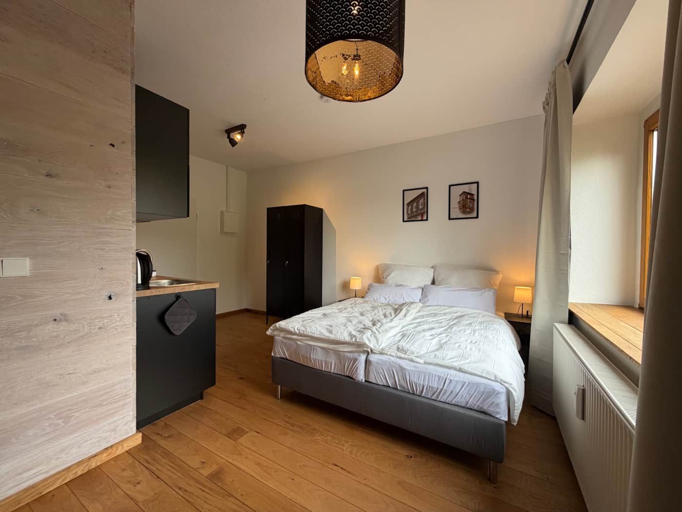 Doppelbett im Doppelzimmer